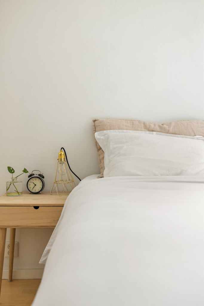 oft white bedding close up