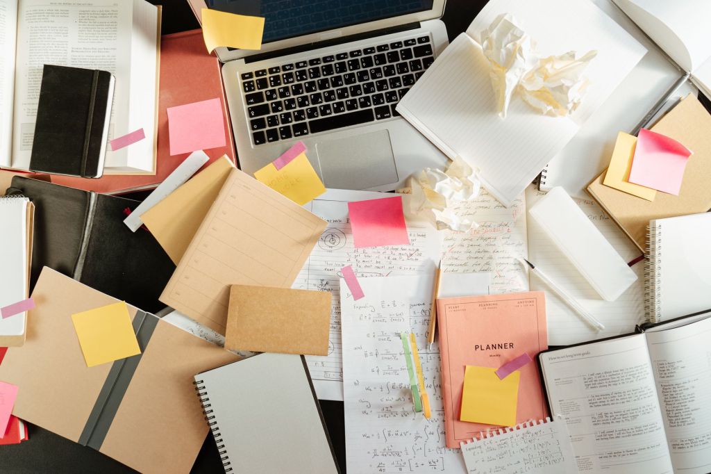 overwhelmed mom to-do list sticky notes"